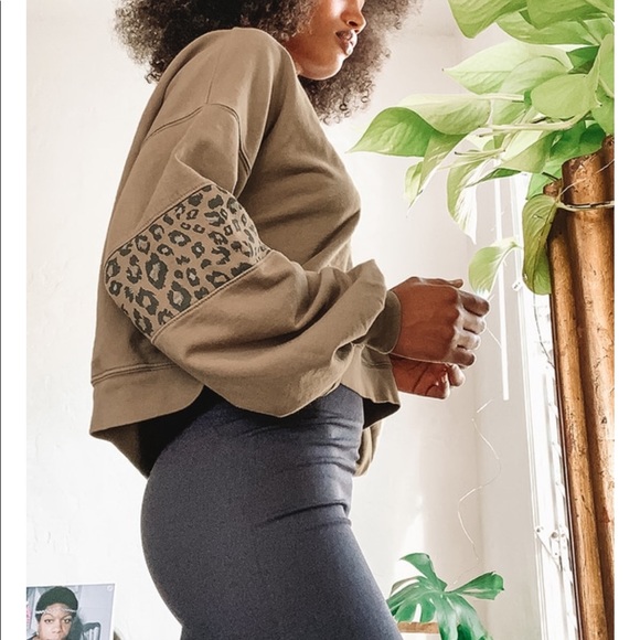 Lulus Sweaters - LULUS LEOPARD PRINT V NECK